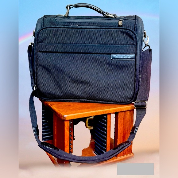BRIGGS AND RILEY laptop/messenger/travel/Carry on bag - Picture 1 of 15
